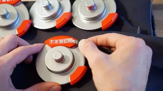 “致敬工業(yè)設(shè)計師”——(草圖、效果圖、手板、生產(chǎn))設(shè)計過程展示(圖15)