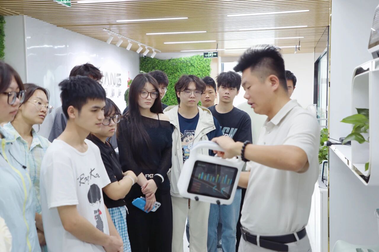 1-250916111512C3.jpg 1-250916111512C3.jpg